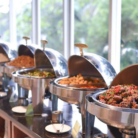 Whiz Prime Hotel Pajajaran בוגור מראה חיצוני תמונה