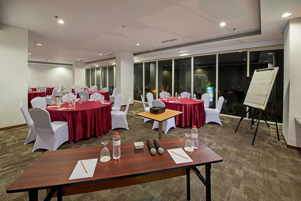 Whiz Prime Hotel Pajajaran בוגור מראה חיצוני תמונה