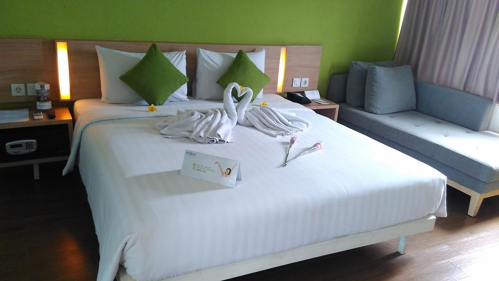 Whiz Prime Hotel Pajajaran בוגור מראה חיצוני תמונה