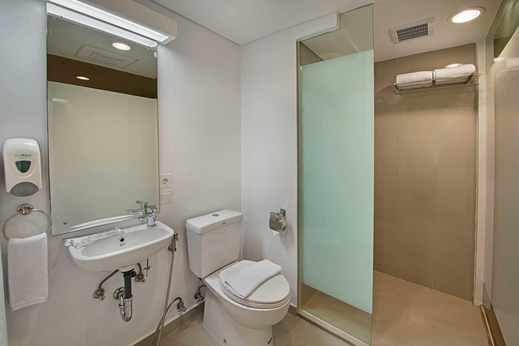 Whiz Prime Hotel Pajajaran בוגור מראה חיצוני תמונה