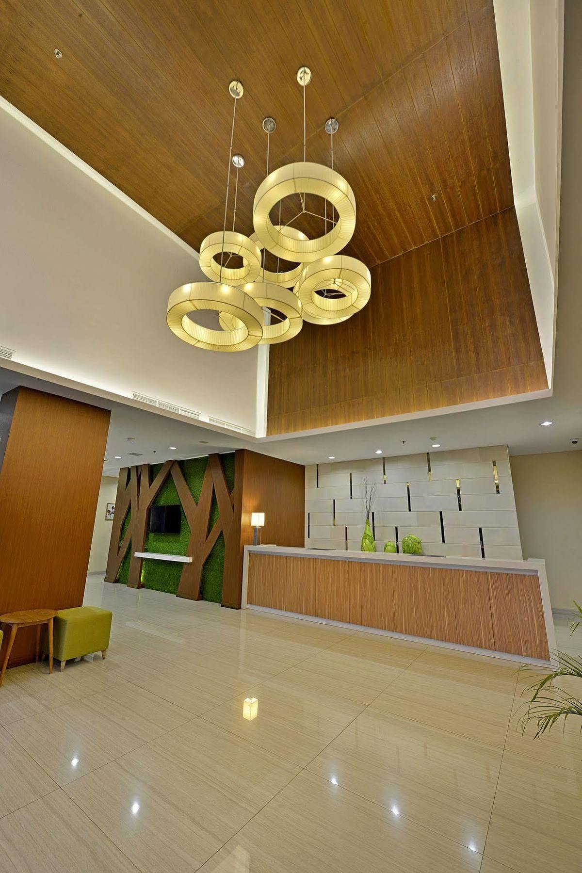 Whiz Prime Hotel Pajajaran בוגור מראה חיצוני תמונה