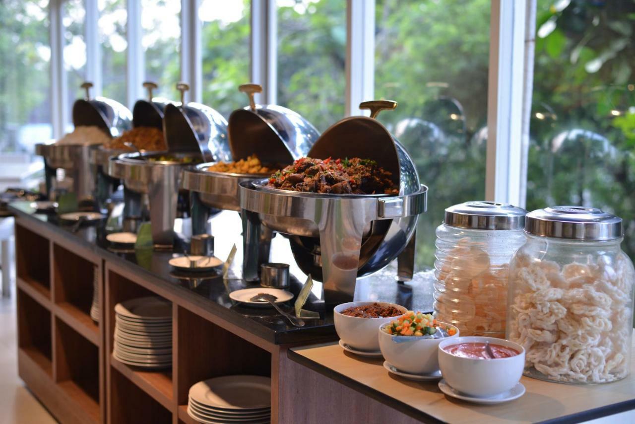 Whiz Prime Hotel Pajajaran בוגור מראה חיצוני תמונה